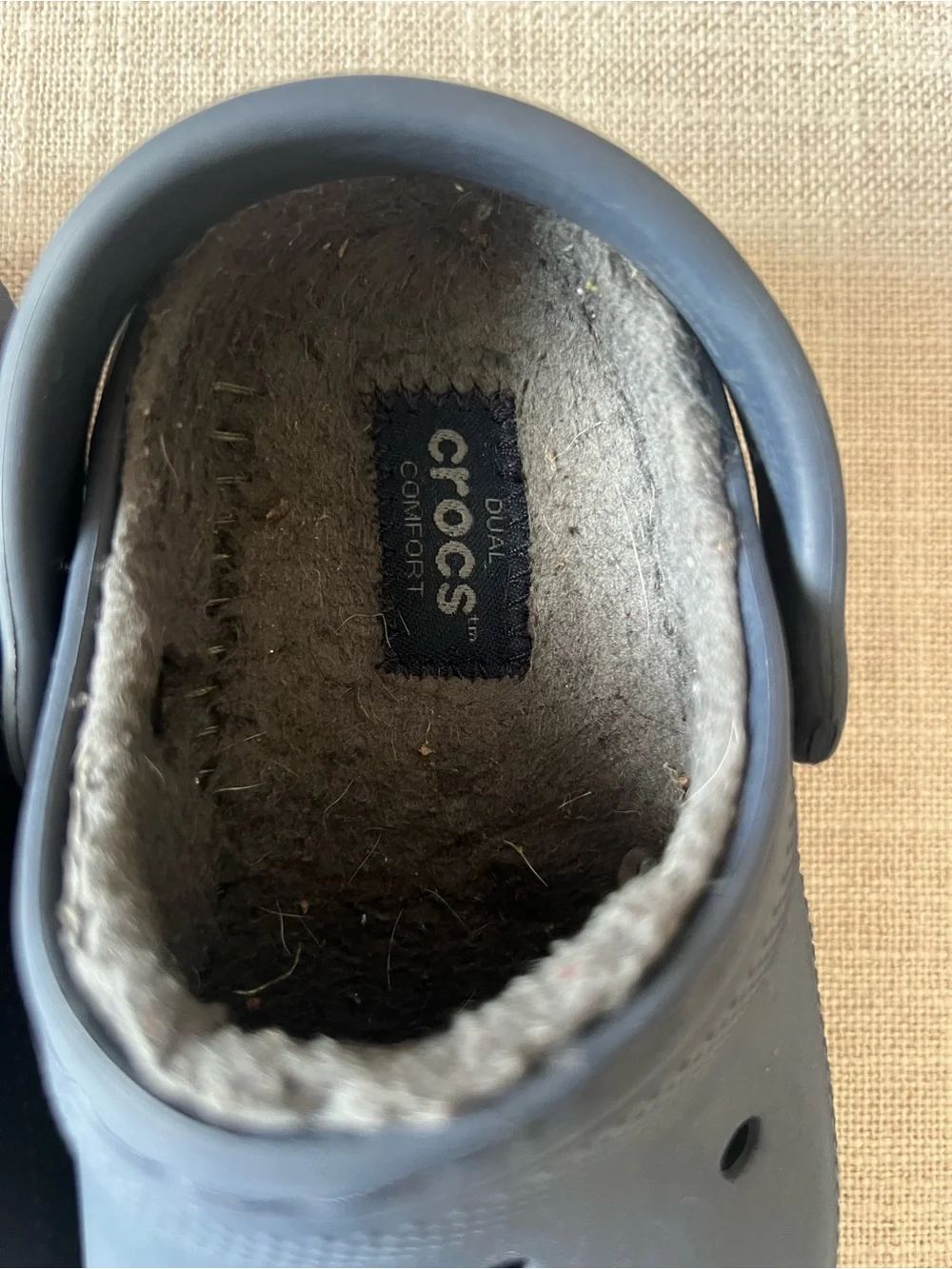 Crocs Classic kids unisex faux fur Lined mule Clogs w/strap, Navy, size 8